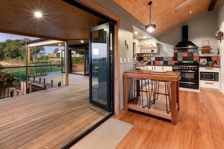 Photo of property in 261b Walker Road East, Aongatete, 3178