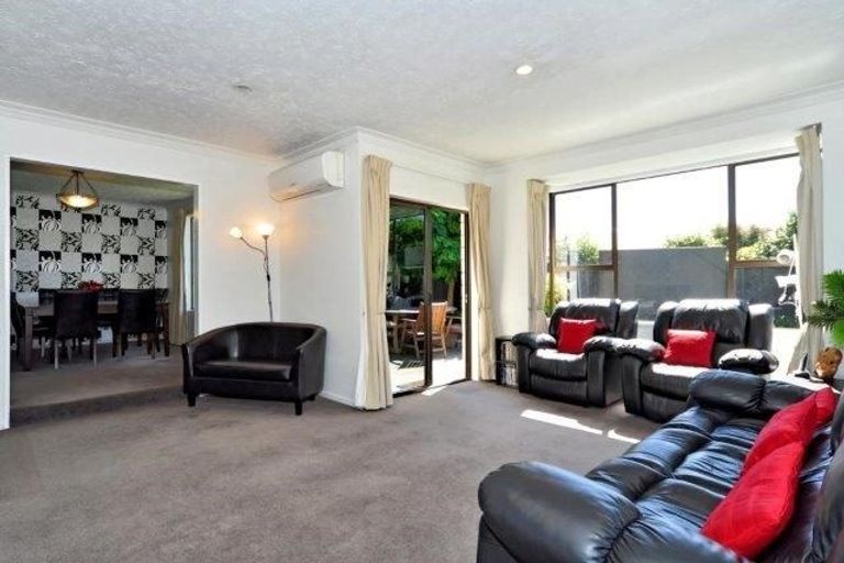 Photo of property in 9 Cam Place, Harewood, Christchurch, 8051