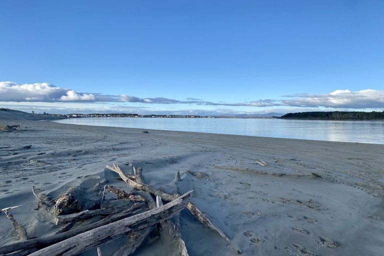 Photo of property in 3 Kent Terrace, Foxton Beach, Foxton, 4815