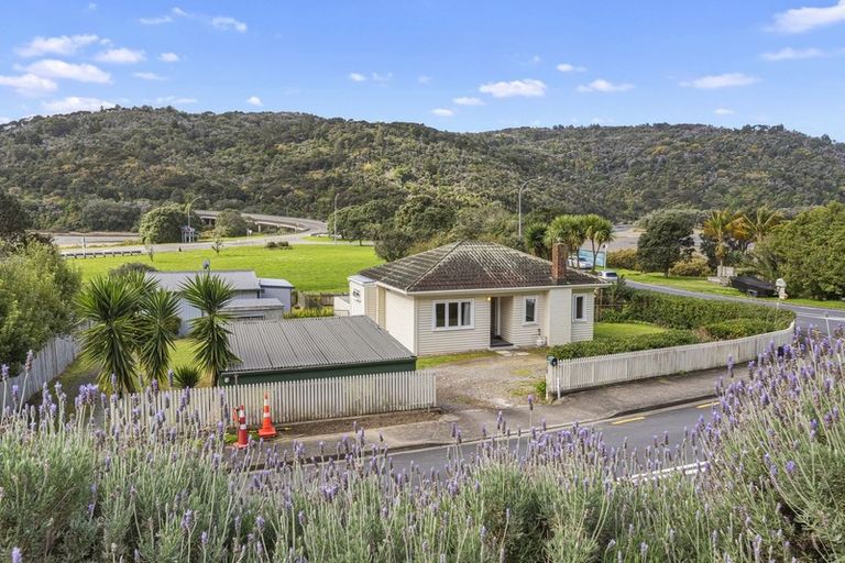 Photo of property in 1 Weranui Road, Waiwera, Orewa, 0994