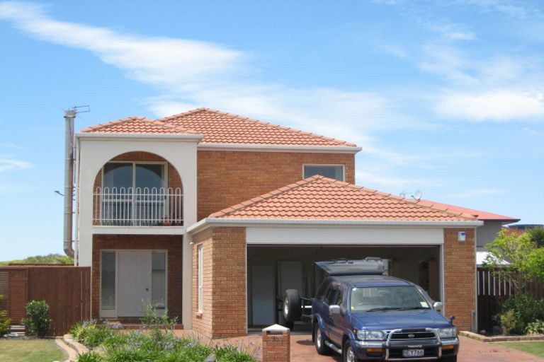 Photo of property in 70 Aston Drive, Waimairi Beach, Christchurch, 8083