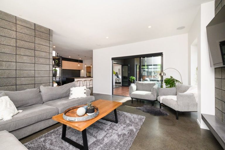 Photo of property in 35 Freedom Drive, Kelvin Grove, Palmerston North, 4414