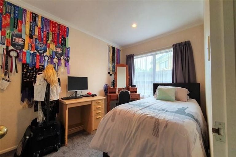 Photo of property in 1/21 Glanworth Place, Dannemora, Auckland, 2016