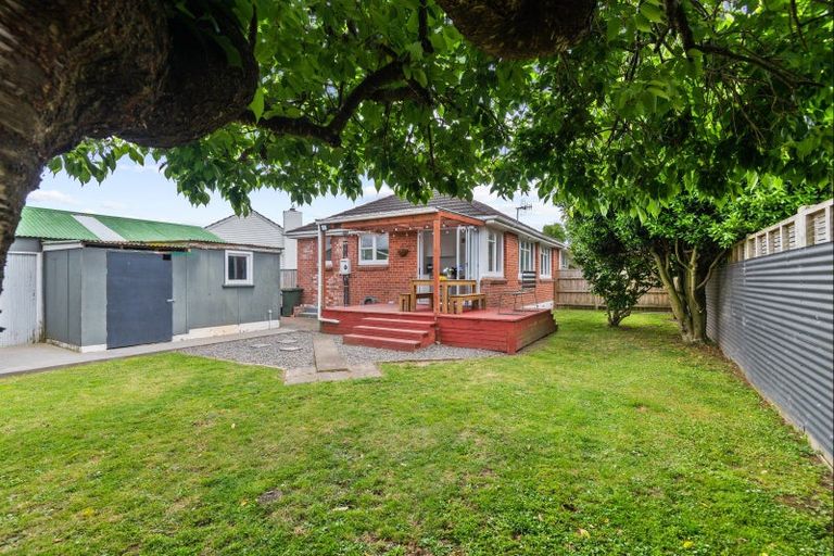 Photo of property in 24 Leicester Street, Terrace End, Palmerston North, 4410