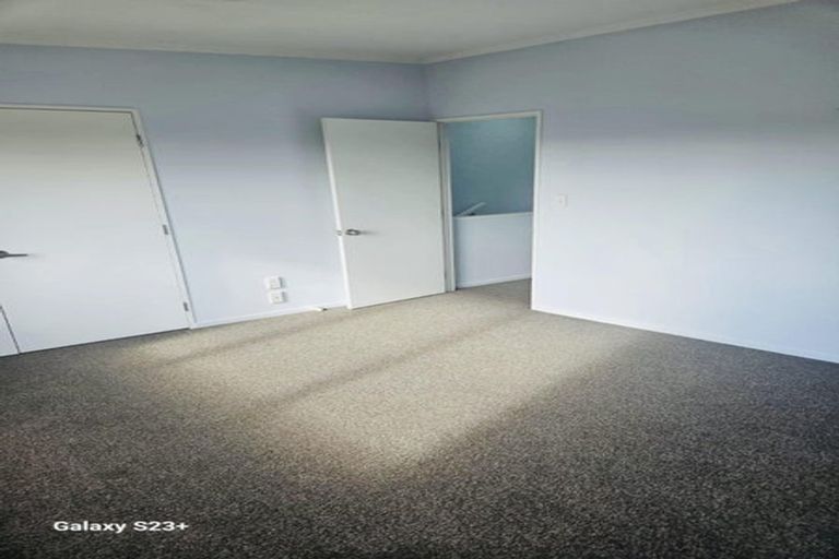 Photo of property in 12 Kevale Place, Manurewa, Auckland, 2102