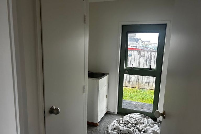 Photo of property in 2/4 Royal Arch Place, Rosehill, Papakura, 2113