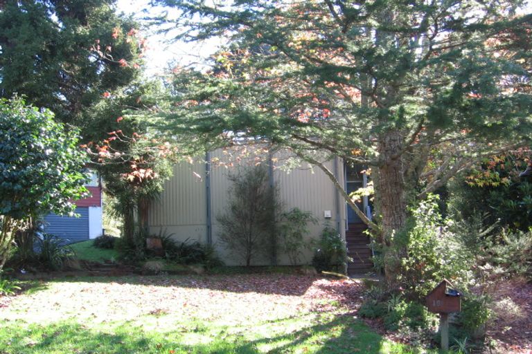 Photo of property in 16 Karapiti Place, Glen Eden, Auckland, 0602