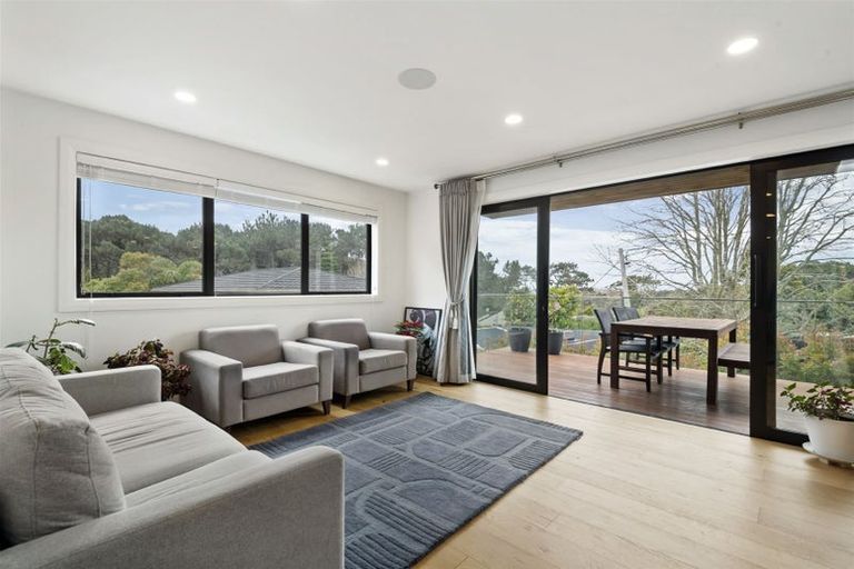 Photo of property in 10a Aberdeen Road, Campbells Bay, Auckland, 0620