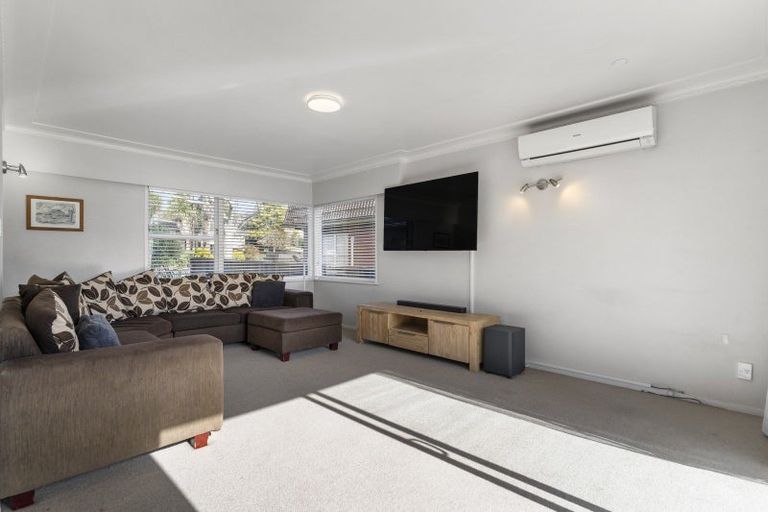 Photo of property in 16 Ashdown Place, Pahurehure, Papakura, 2113