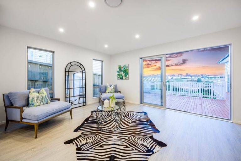 Photo of property in 155 Godfrey Drive, Orewa, 0931