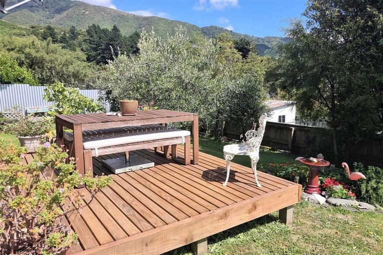 Photo of property in 71a Kent Street, Picton, 7220