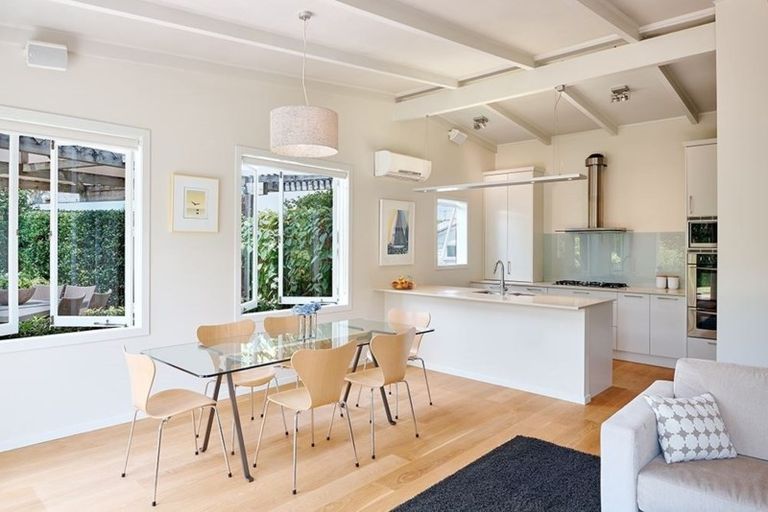 Photo of property in 8 Marywil Crescent, Hillcrest, Auckland, 0627