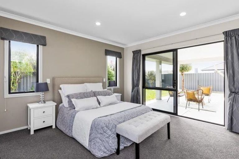 Photo of property in 19 Haast Place, Poraiti, Napier, 4112