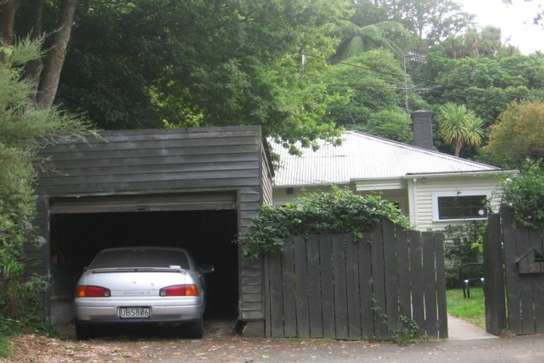 Photo of property in 10 Orangi Kaupapa Road, Northland, Wellington, 6012