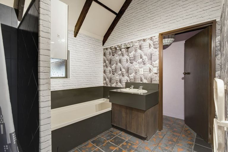 Photo of property in 17 Aquarius Drive, Kawaha Point, Rotorua, 3010