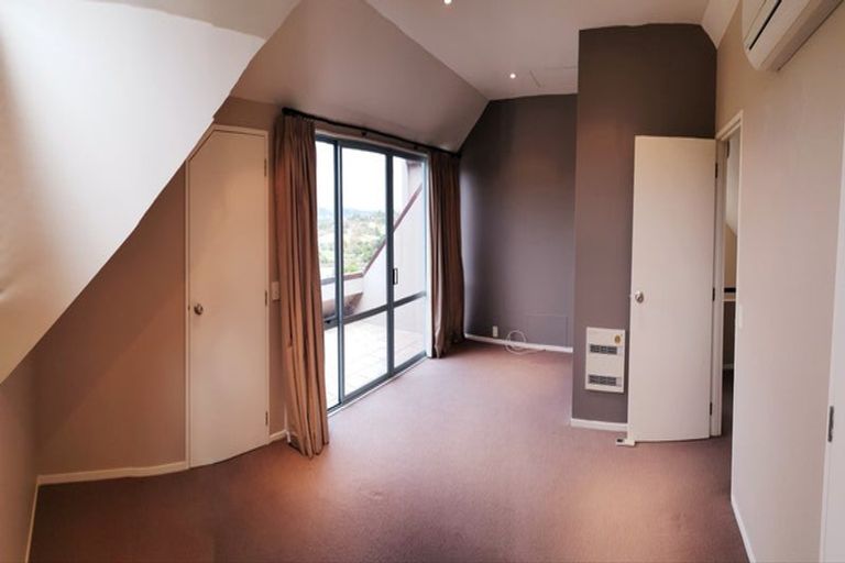 Photo of property in 15 Chisbury Terrace, Shelly Park, Auckland, 2014