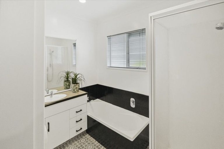 Photo of property in 1 Robinia Place, Ohauiti, Tauranga, 3112