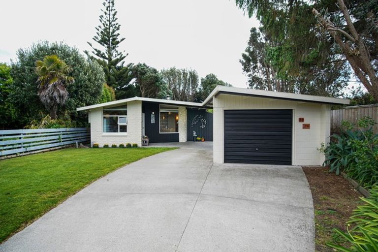 Photo of property in 32 Te Moana Road, Waikanae Beach, Waikanae, 5036