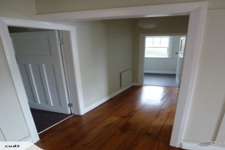 Photo of property in 5a Grove Road, Kelburn, Wellington, 6012