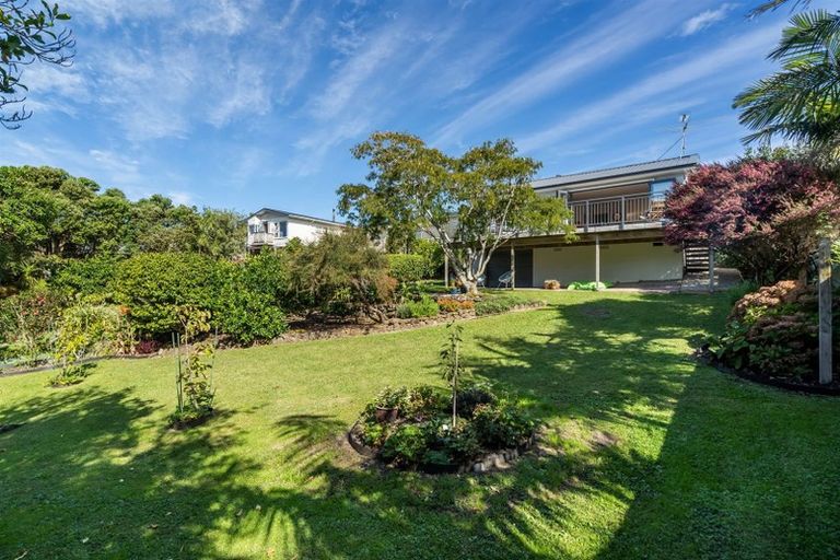 Photo of property in 6 Rock Isle Road, Torbay, Auckland, 0630