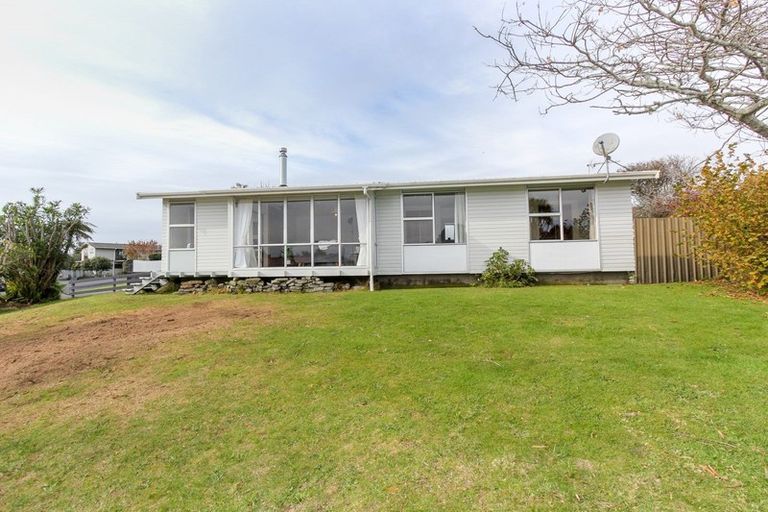 Photo of property in 19 Leon Place, Waitara, 4320