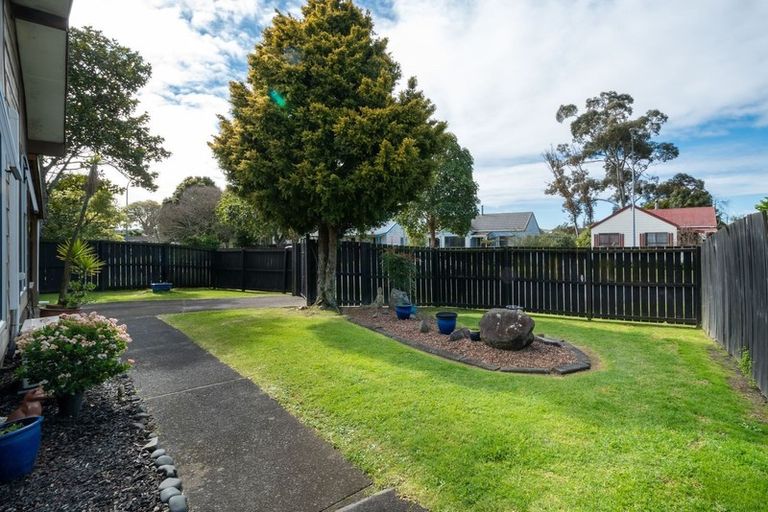 Photo of property in 4 Luanda Drive, Ranui, Auckland, 0612