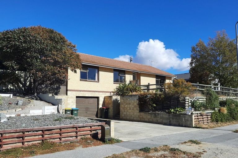 Photo of property in 8 Waenga Drive, Cromwell, 9310