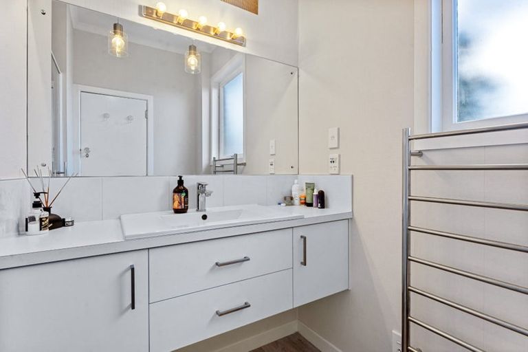 Photo of property in 88 Birkdale Road, Birkdale, Auckland, 0626