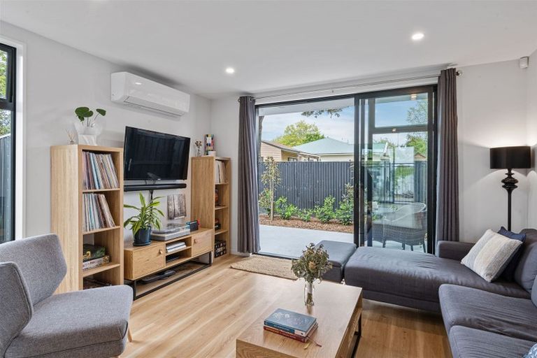 Photo of property in 6/12 New Brighton Road, Shirley, Christchurch, 8061