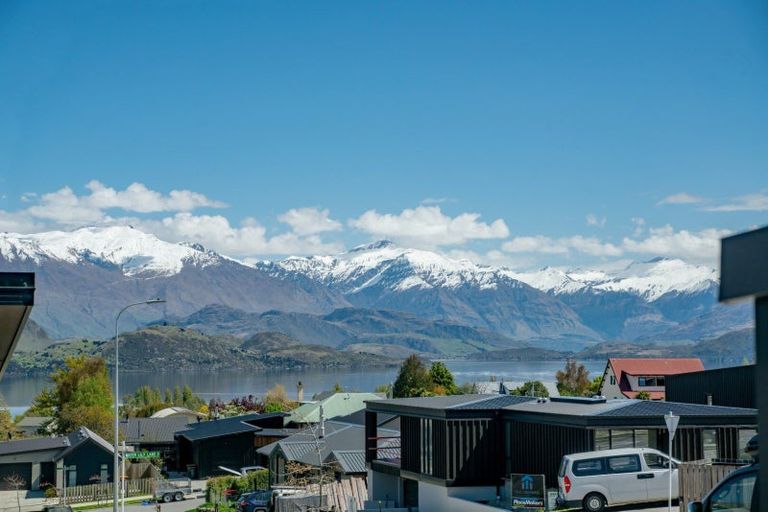 Photo of property in 21 Fenton Avenue, Wanaka, 9305