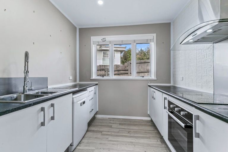 Photo of property in 31 Kawiu Road, Levin, 5510