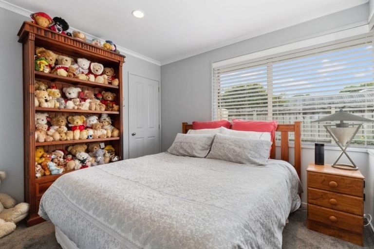 Photo of property in 2 Fernwater Place, Flagstaff, Hamilton, 3210