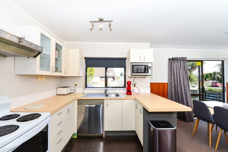 Photo of property in 6 Camellia Place, Hamilton Lake, Hamilton, 3204