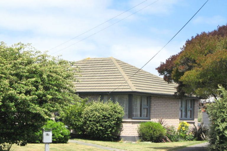 Photo of property in 15 Odie Place, Wainoni, Christchurch, 8061