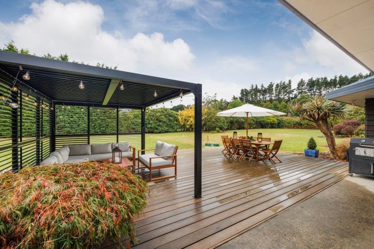 Photo of property in 46 Turitea Road, Fitzherbert, Palmerston North, 4472