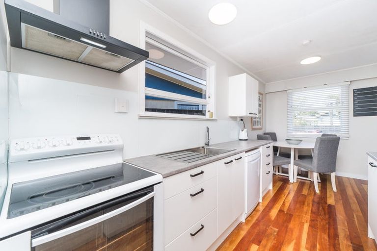 Photo of property in 36 Tararua Terrace, Cloverlea, Palmerston North, 4412