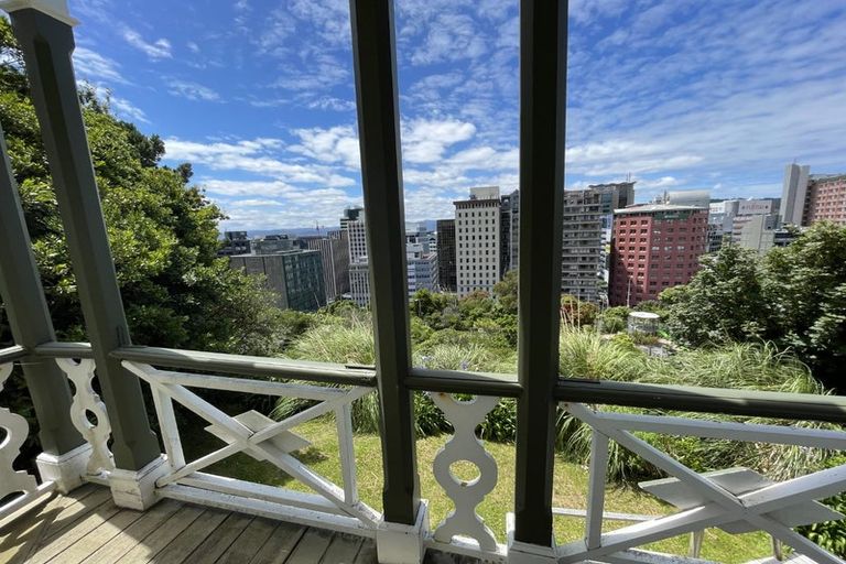 Photo of property in 1/14 Clifton Terrace, Kelburn, Wellington, 6012