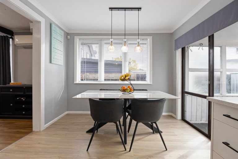 Photo of property in 22 Willis Street, Bader, Hamilton, 3206