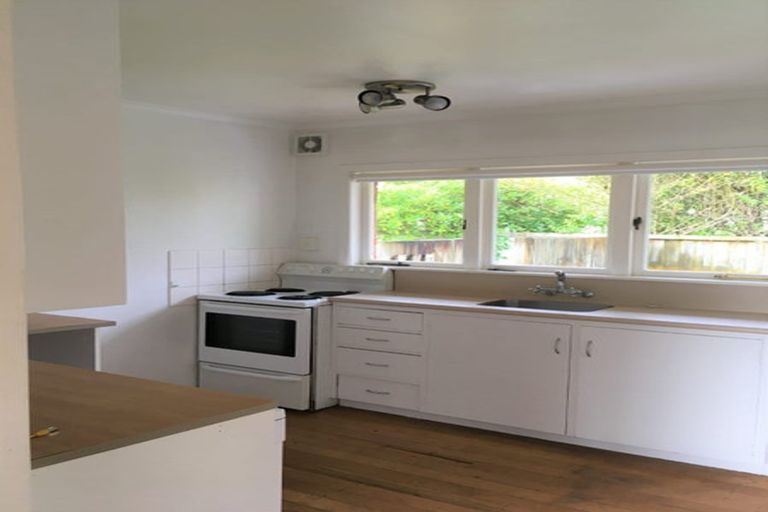 Photo of property in 1/10a Fenwick Avenue, Milford, Auckland, 0620