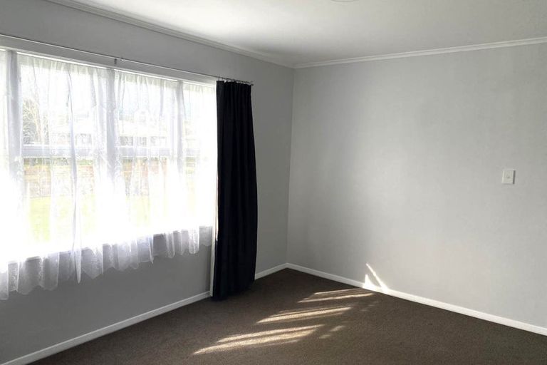 Photo of property in 13 Sutton Crescent, Papakura, 2110