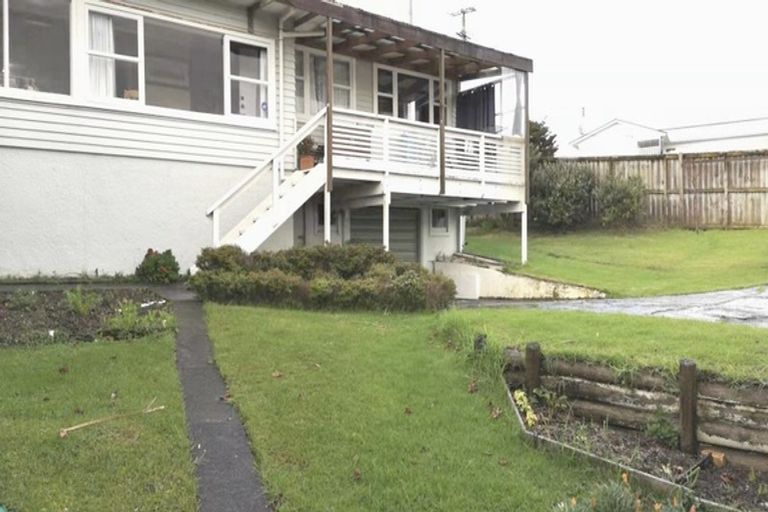 Photo of property in 2/134 Forrest Road, Milford, Auckland, 0620