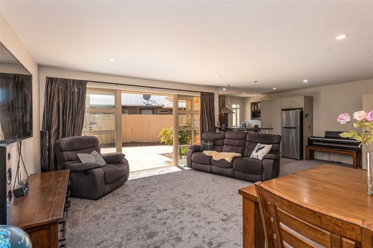 Photo of property in 37 Country Palms Drive, Halswell, Christchurch, 8025
