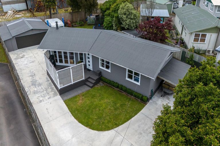 Photo of property in 16 Filmer Place, Melville, Hamilton, 3206