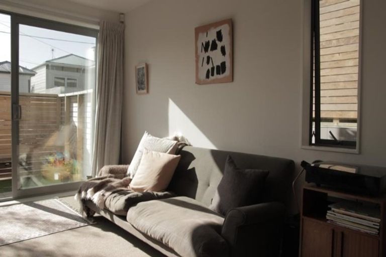 Photo of property in 7/24 Princess Terrace, Newtown, Wellington, 6021