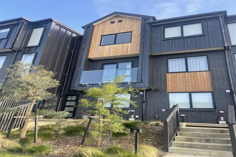 Photo of property in 7 Longshore Drive, Long Bay, Auckland, 0630