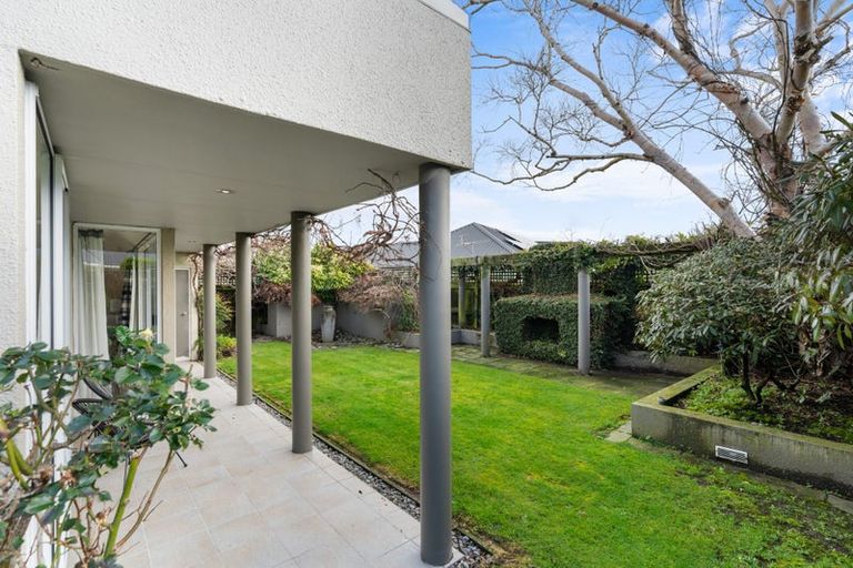 Photo of property in 5 Priorsford Court, Avonhead, Christchurch, 8042