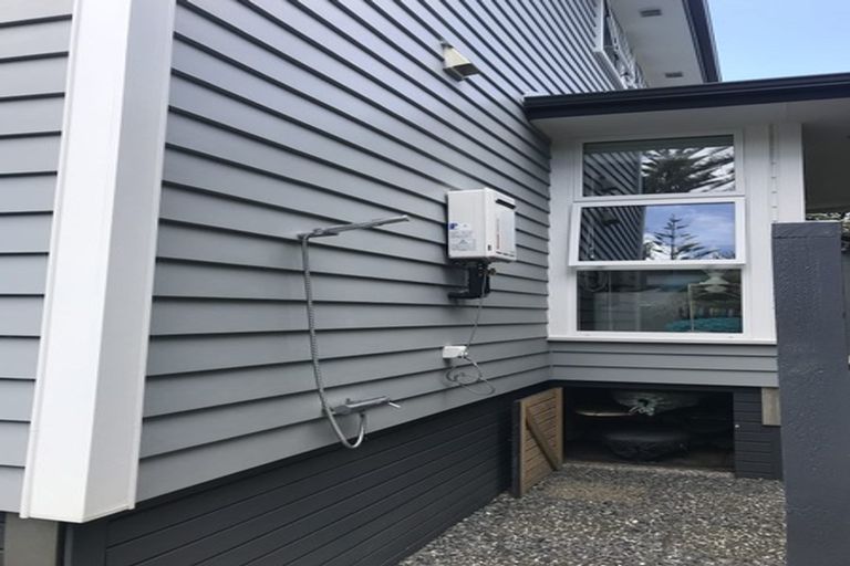 Photo of property in 63a Walton Street, Red Beach, 0932