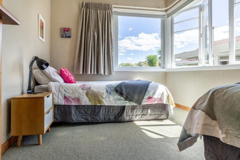 Photo of property in 16 Napier Terrace, Hospital Hill, Napier, 4110