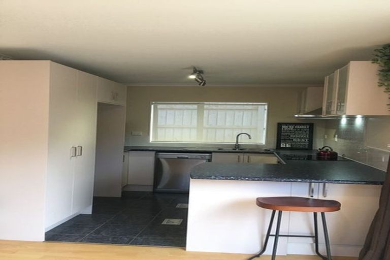 Photo of property in 22 Lynden Avenue, Hillcrest, Auckland, 0627