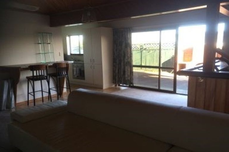 Photo of property in 91 Nevay Road, Miramar, Wellington, 6022